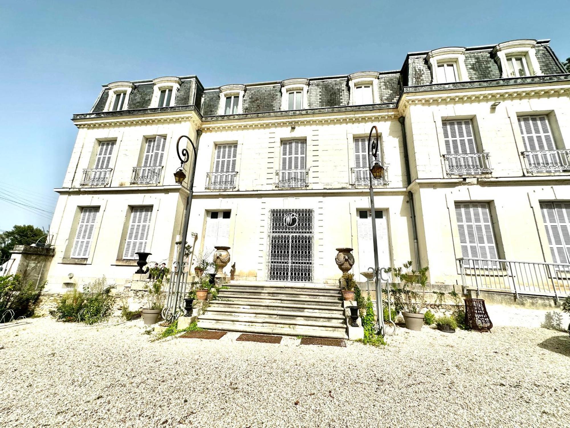 Vivre La Vie De Chateau Amboise Exterior photo